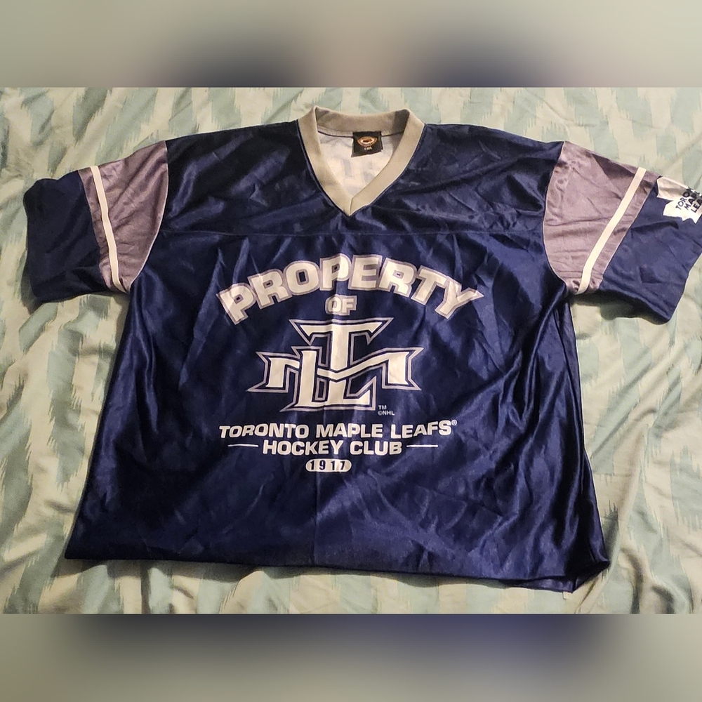 Vintage‎ Property of Toronto Maple Leafs NHL Jersey T-Shirt Men's Size Large.